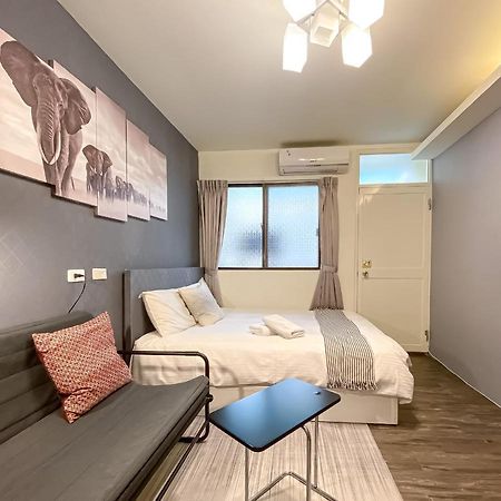 Fengjia Sleep Hotel Taichung Bagian luar foto