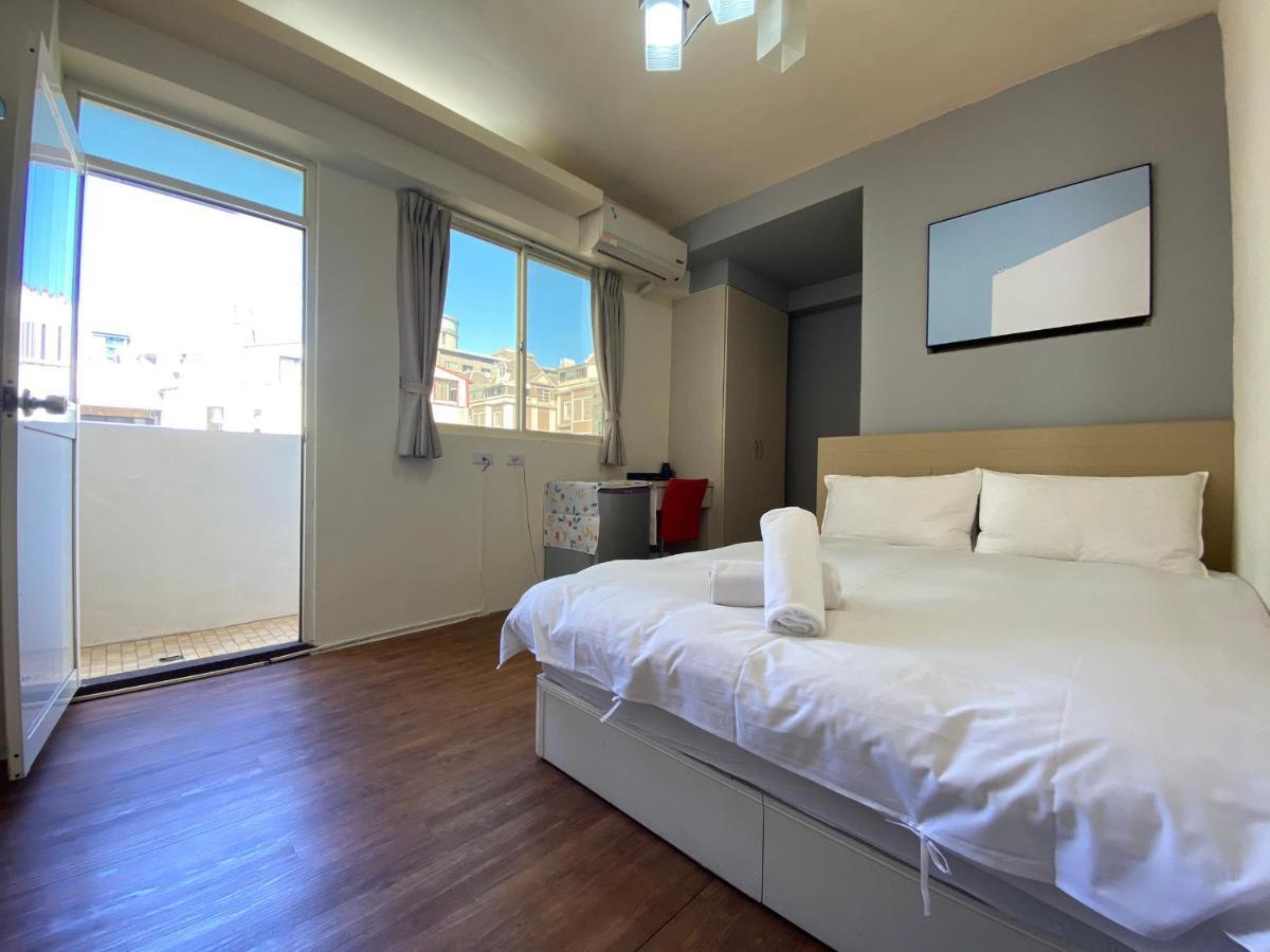 Fengjia Sleep Hotel Taichung Bagian luar foto
