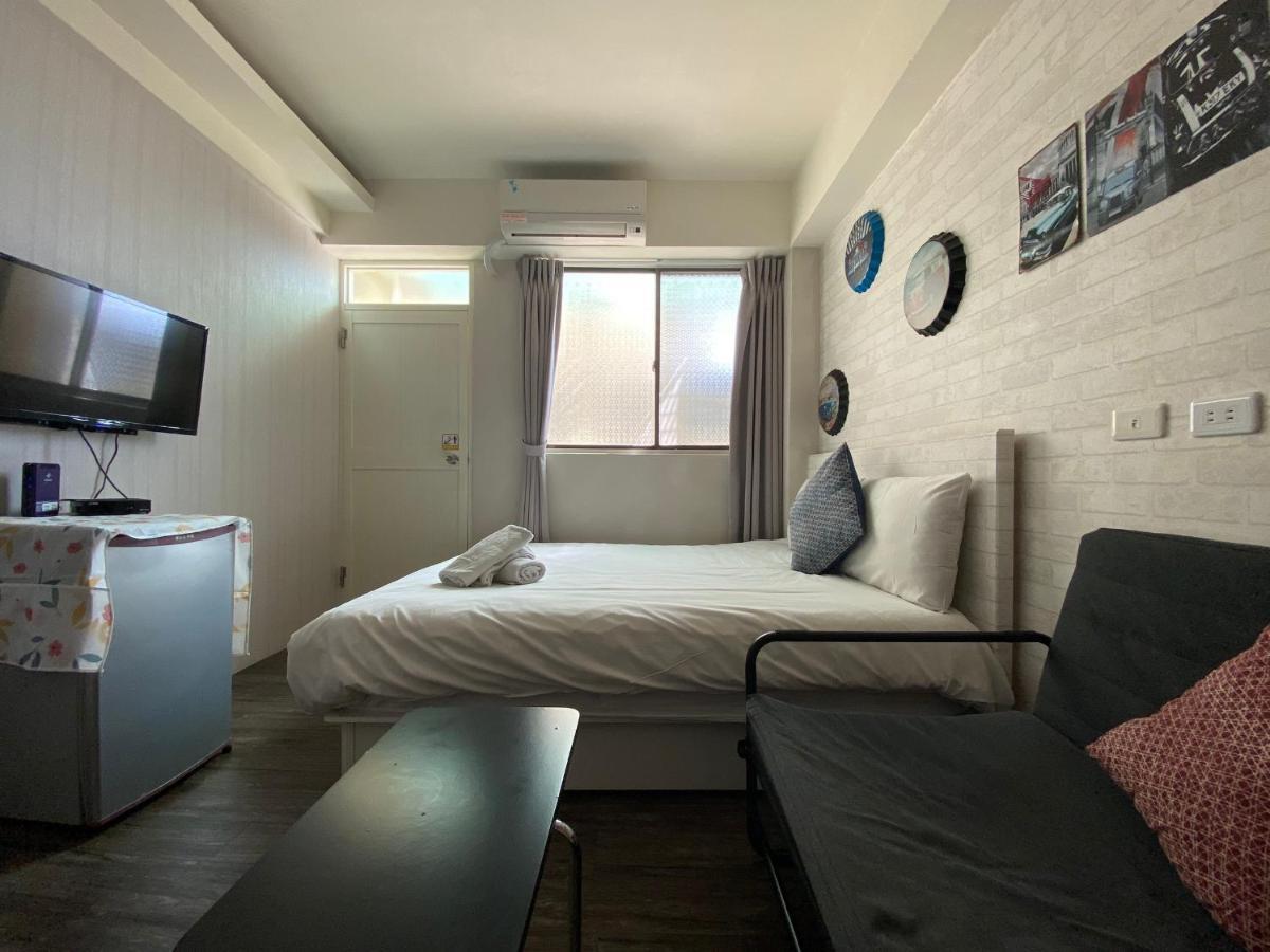 Fengjia Sleep Hotel Taichung Bagian luar foto