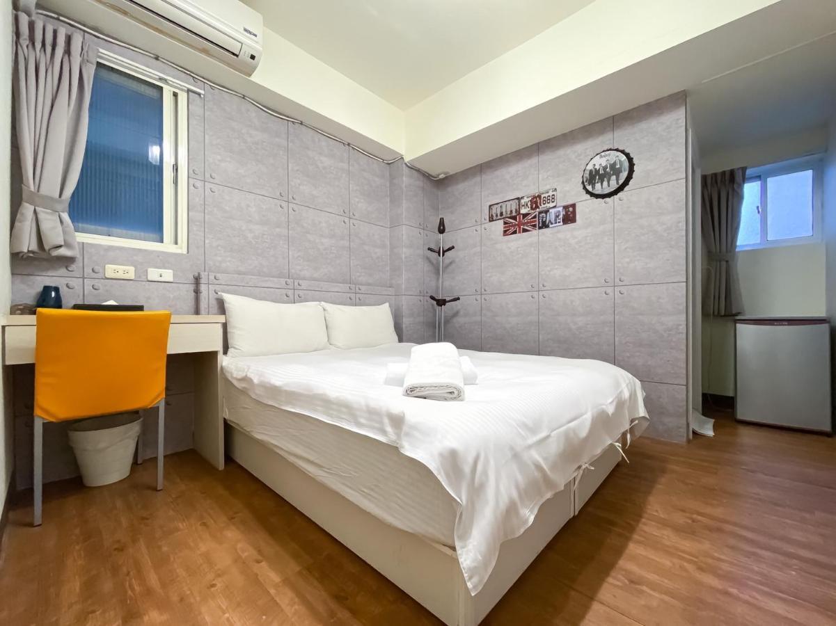 Fengjia Sleep Hotel Taichung Bagian luar foto