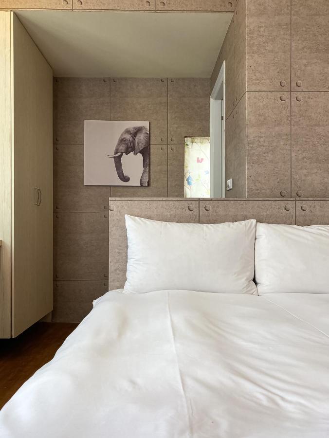 Fengjia Sleep Hotel Taichung Bagian luar foto