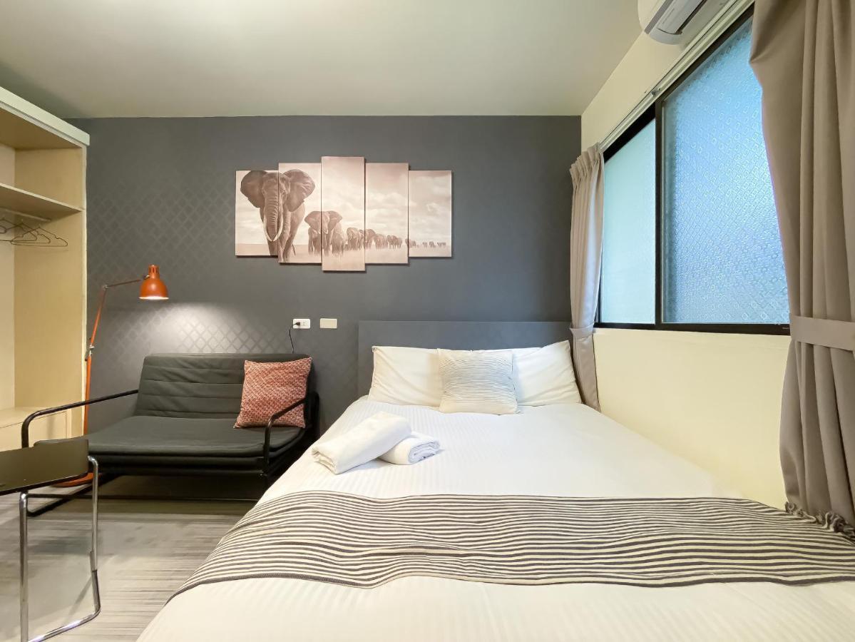 Fengjia Sleep Hotel Taichung Bagian luar foto