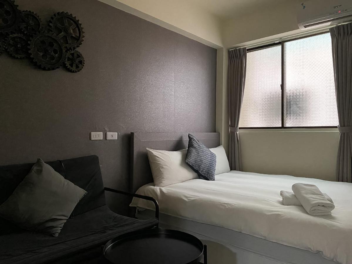 Fengjia Sleep Hotel Taichung Bagian luar foto