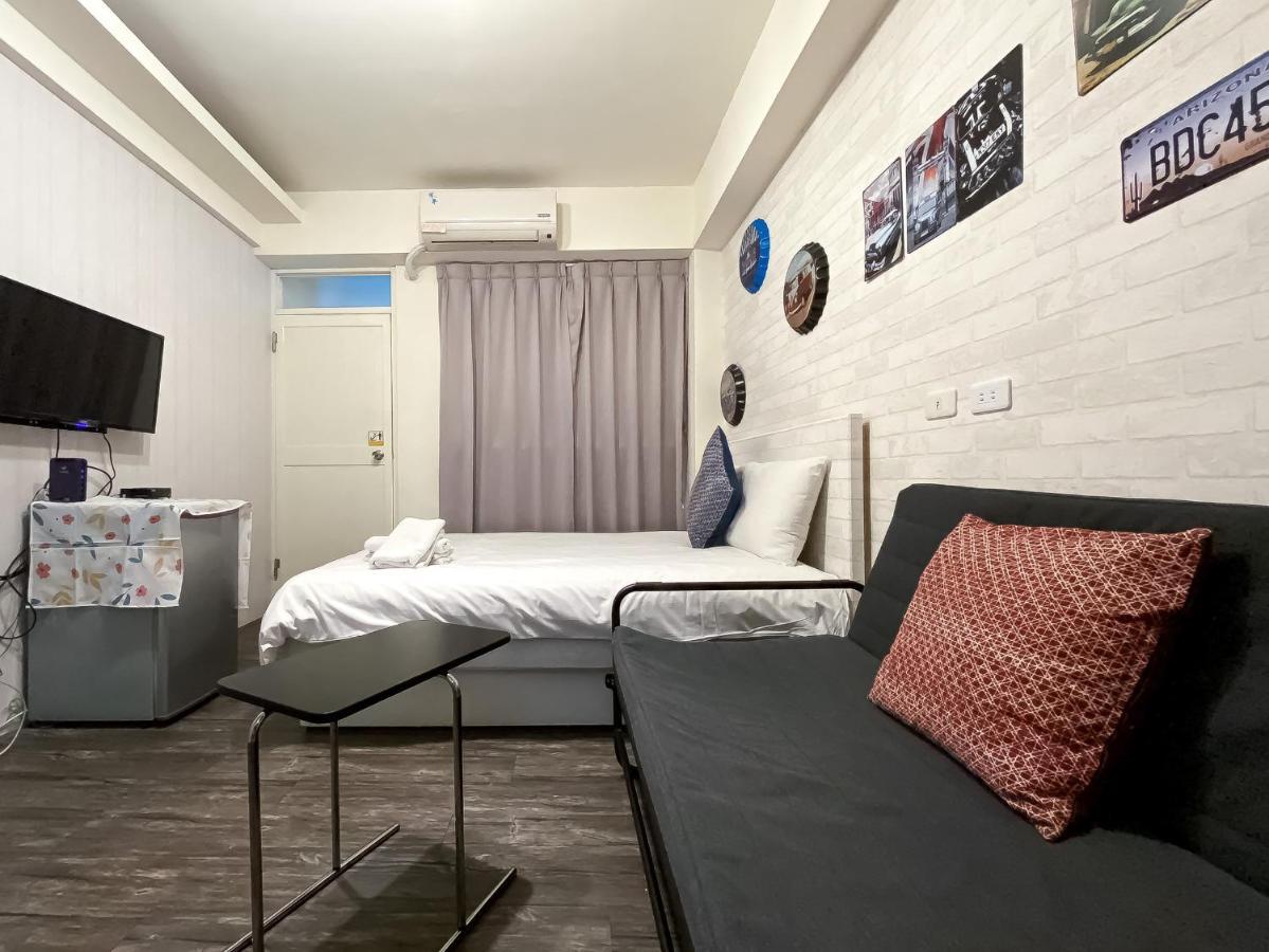 Fengjia Sleep Hotel Taichung Bagian luar foto